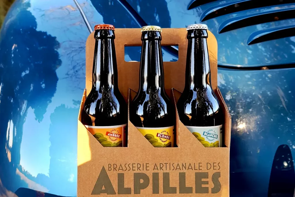 Coffret de trois bières artisanales Blonde, Blanche et Ambrée de la Brasserie des Alpilles.
